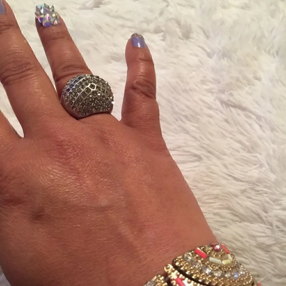 Gorgeous Kiam Family Sparkle Dome Ring! Size8